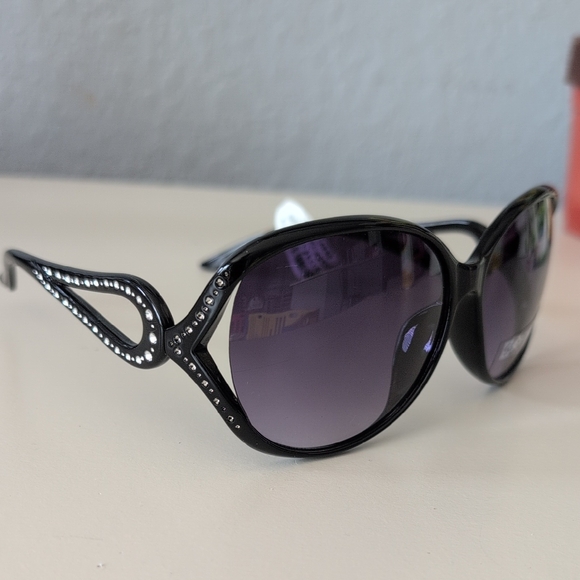 South Pole Accessories - South Pole Black Sunglasses with Metallic Embellishments